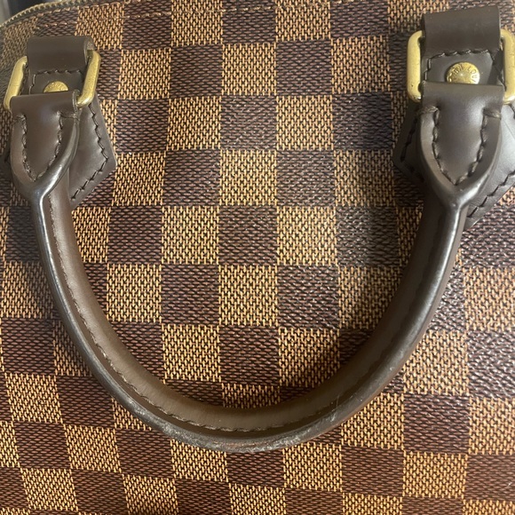 🎉SOLD✨🎉Authentic Louis Vuitton Damier Ebene Speedy 30 (2019) - Picture 5 of 16